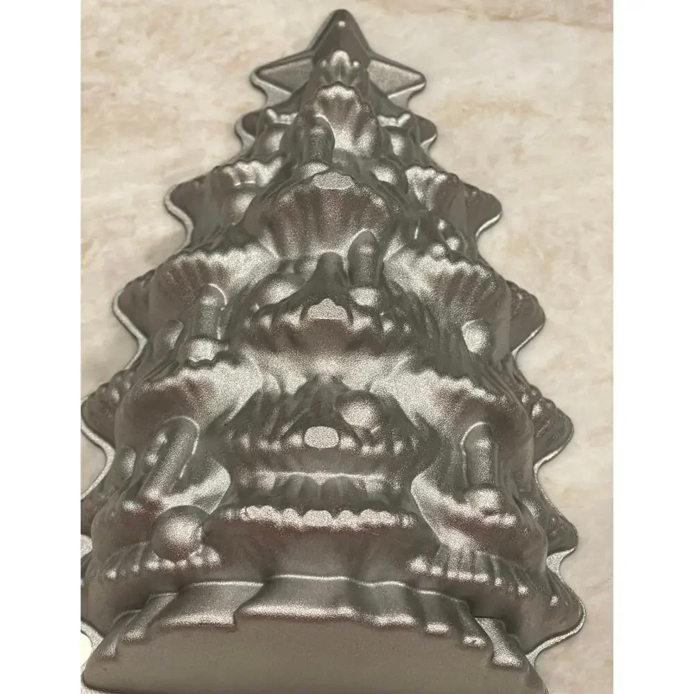 Nordic Ware Christmas Tree Mold Cake Pan 4.5 cups 11